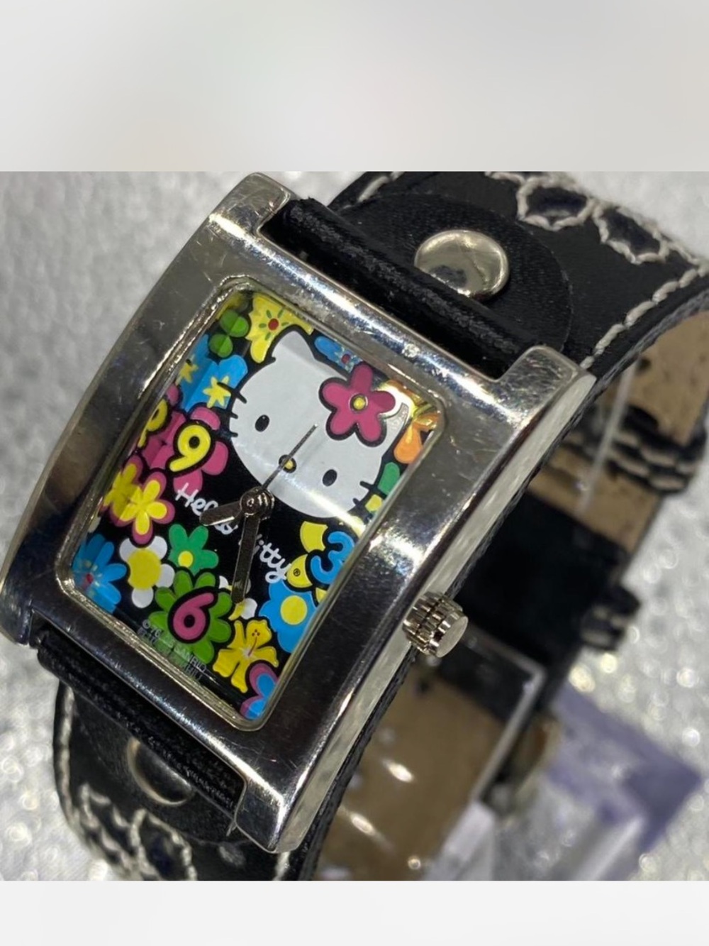 Kawaii *** Ladies ^^^  Hello Kitty  *** Multicolor Floral Dial watch ***